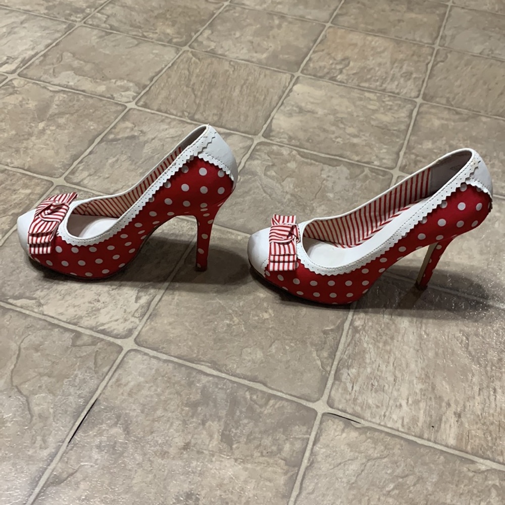 Heels - Picture 2 of 6